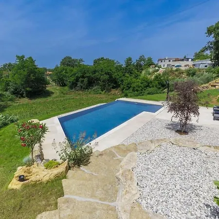 Rokvilla Lägenhet *