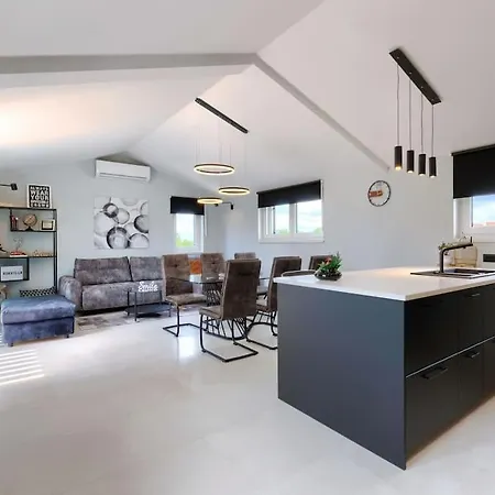 Rokvilla Lägenhet *