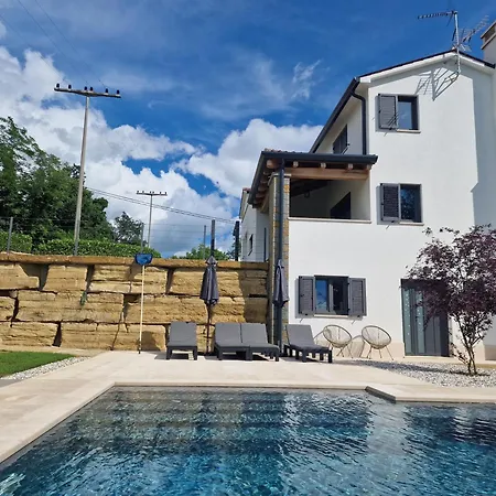 Rokvilla Apartment