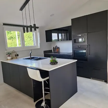 Rokvilla Apartman *