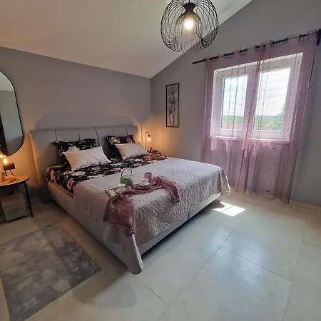 Rokvilla Apartament *